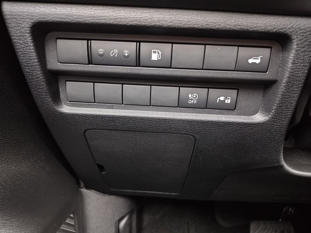 New 2025 Mitsubishi Outlander SE image 27