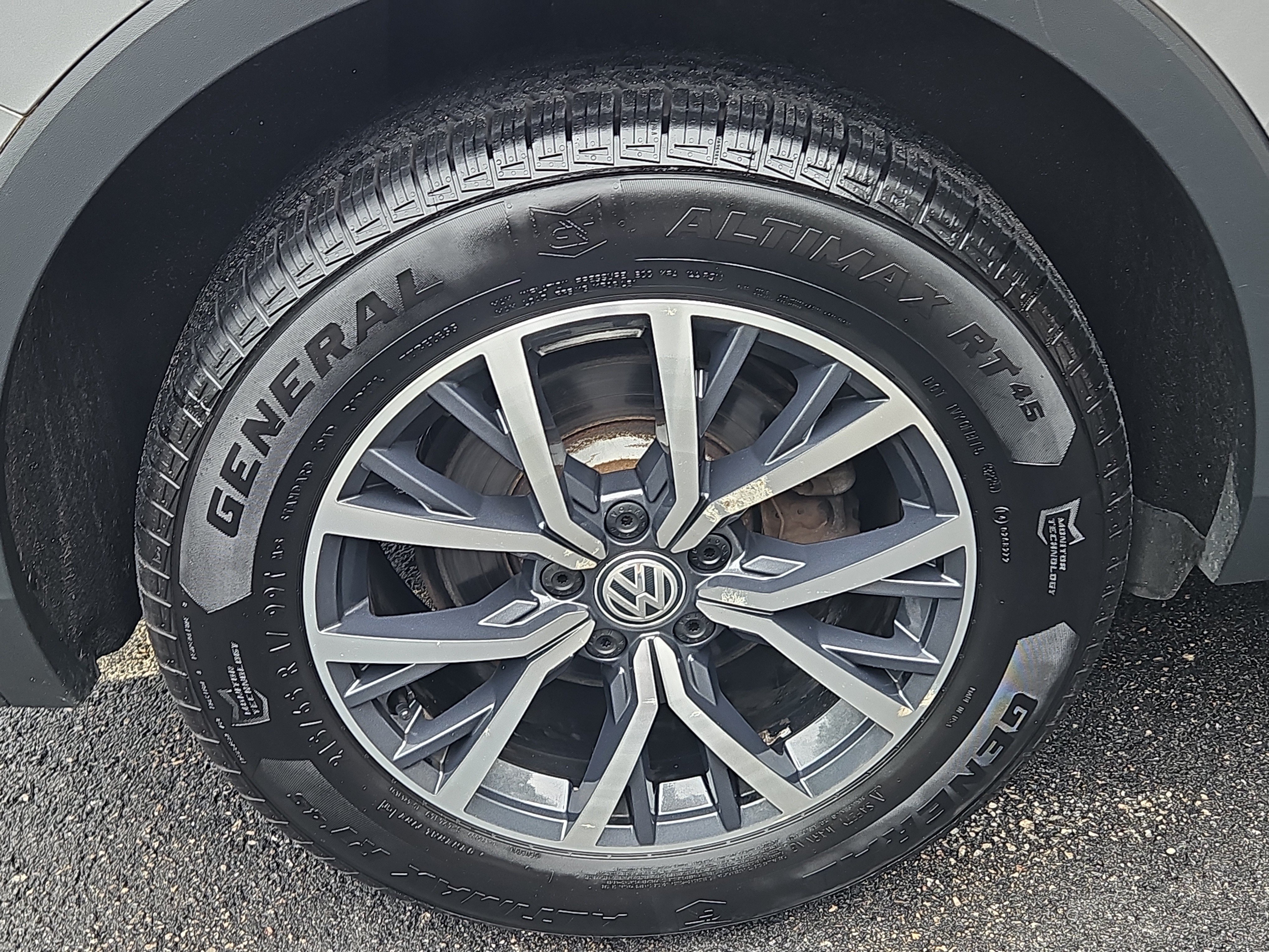 Used 2020 Volkswagen Tiguan SE AWD/4WD image 26