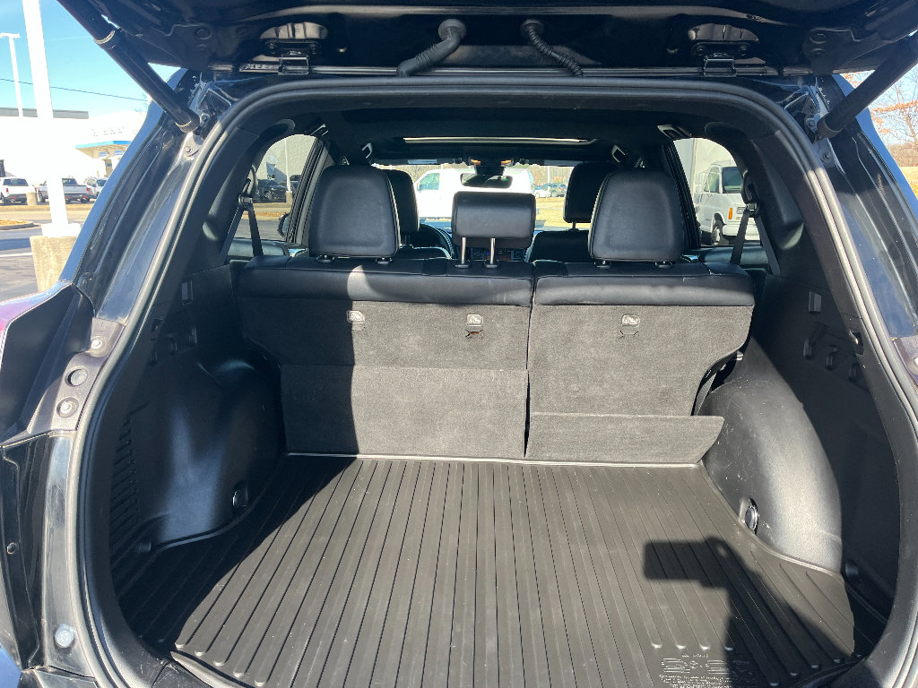 Used 2018 Toyota RAV4 SE w/ Power Extra Value Package image 11