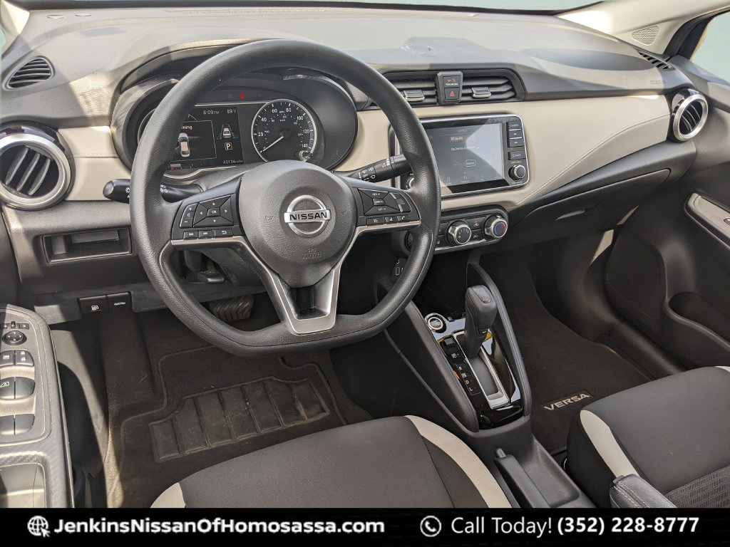 Used 2022 Nissan Versa SV FWD image 30
