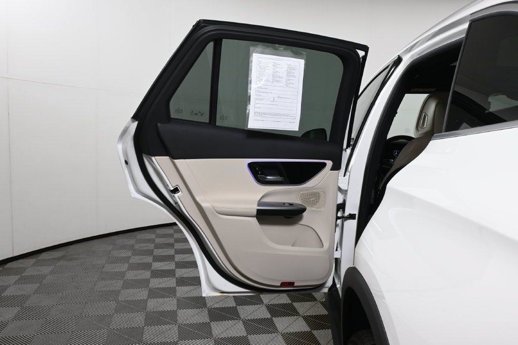 Used 2026 Mercedes-Benz GLC 300 4MATIC image 28