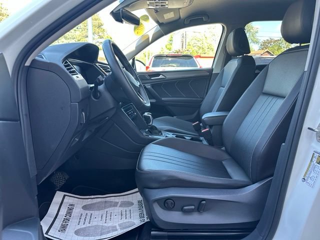 Used 2023 Volkswagen Tiguan SE AWD/4WD image 10