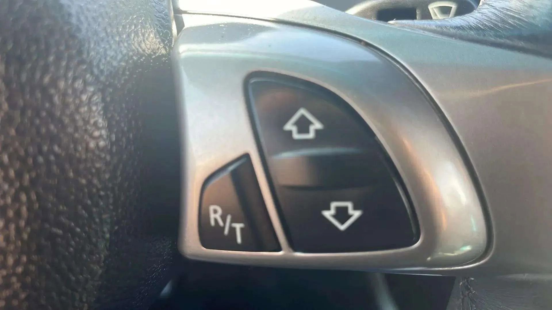 Used 2005 BMW Z4 2.5i image 23