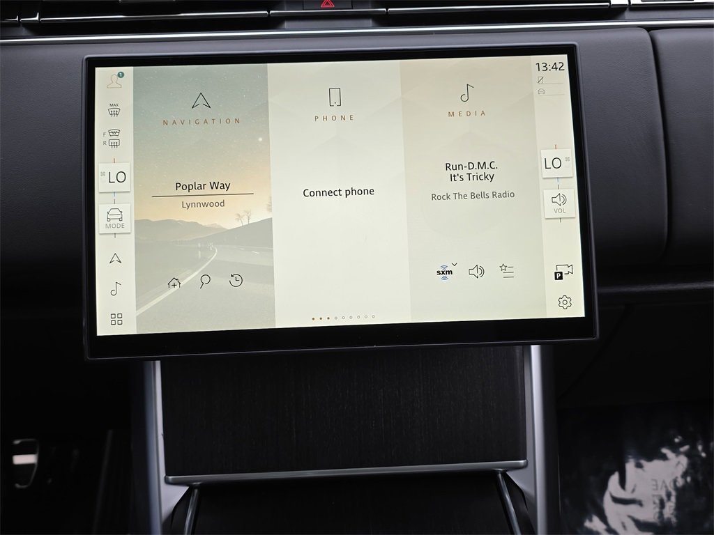 New 2025 Land Rover Range Rover Long Wheelbase SE image 20