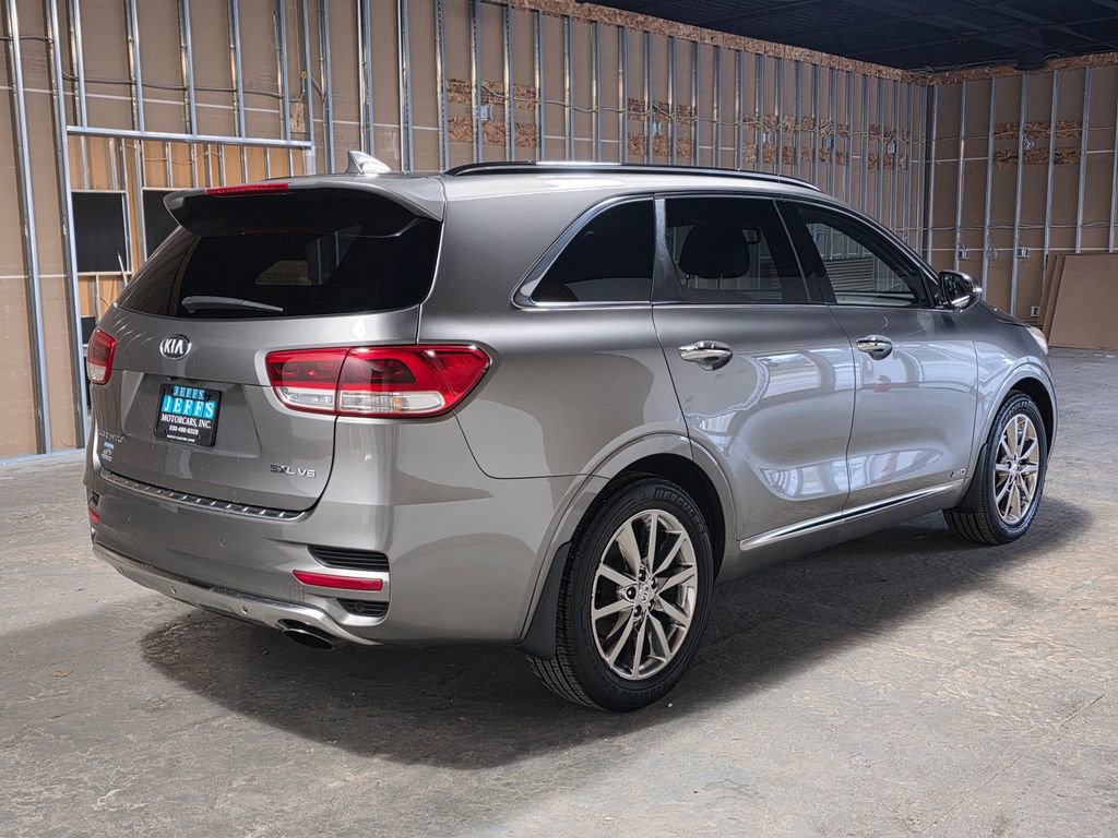 Used 2016 Kia Sorento SX image 4