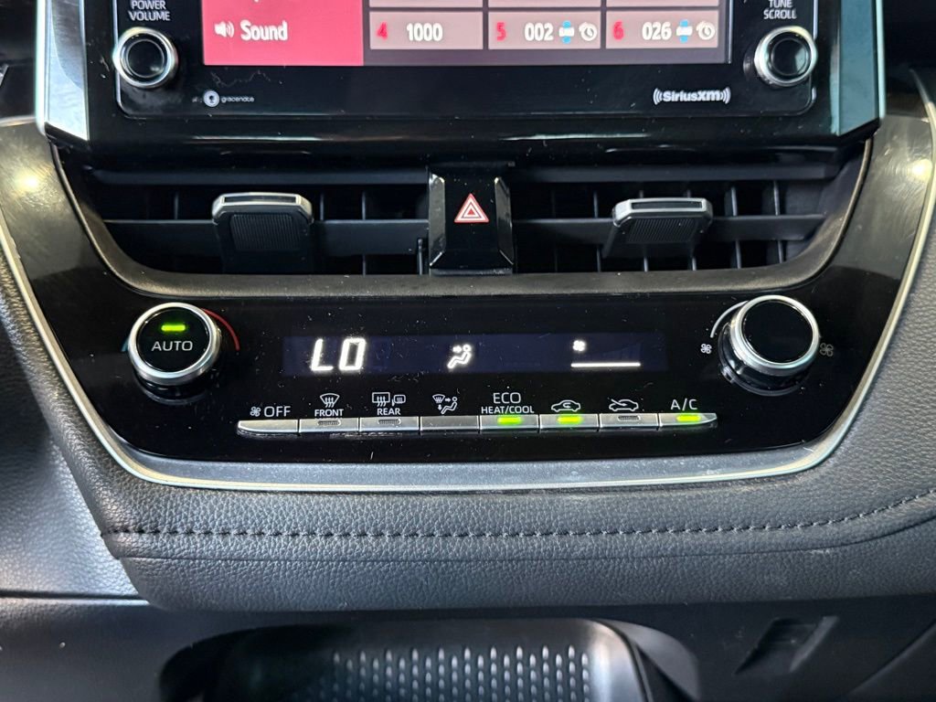 Used 2021 Toyota Corolla SE image 30