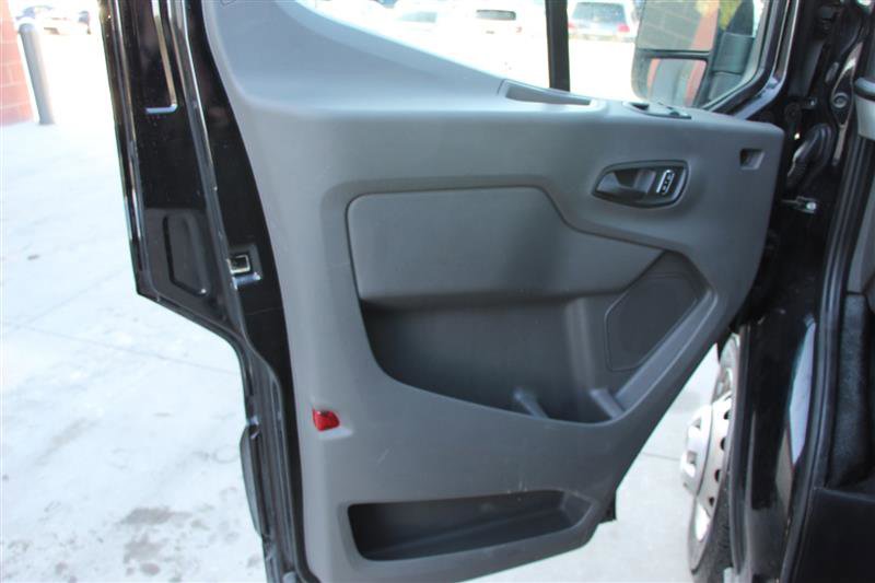 Used 2023 Ford Transit 350 XLT image 10