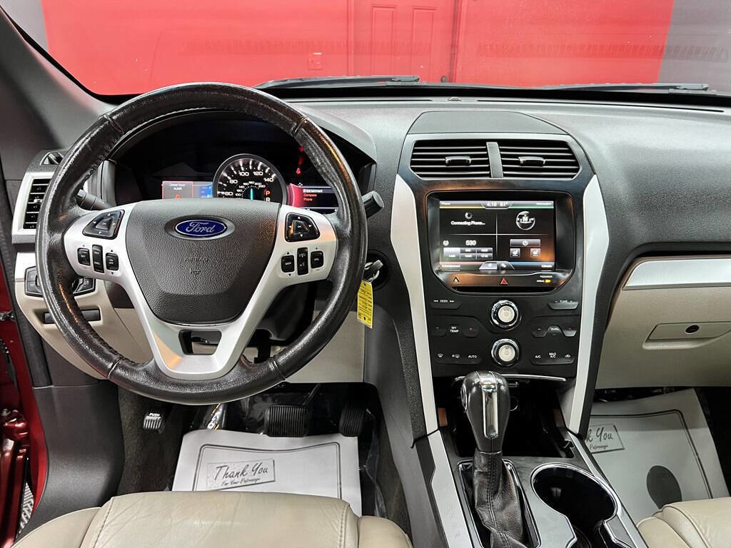 Used 2015 Ford Explorer XLT w/ Equipment Group 202A image 17
