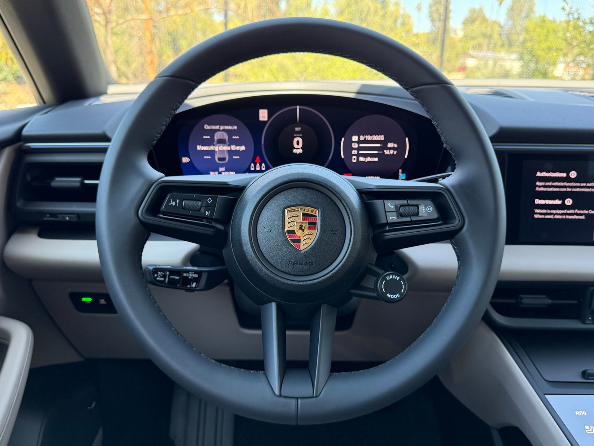 Used 2025 Porsche Macan Electric image 15