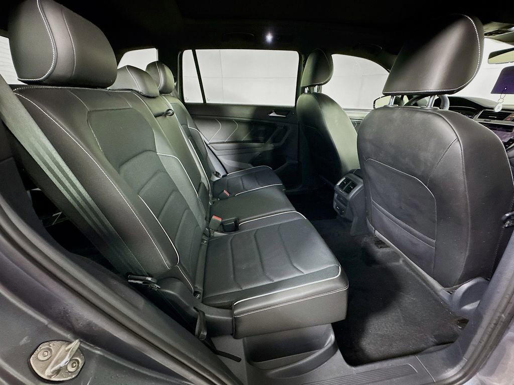 Used 2022 Volkswagen Tiguan SEL R-Line image 34