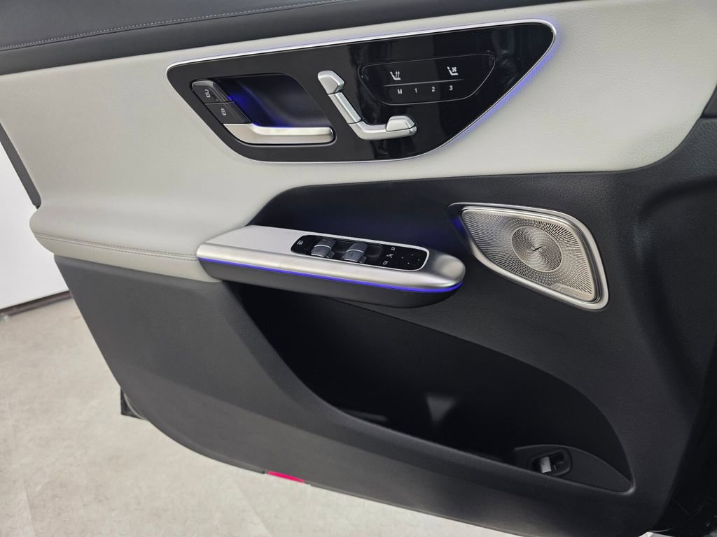 New 2026 Mercedes-Benz GLC 300 image 15