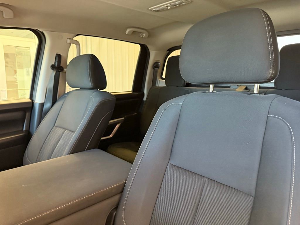 Used 2018 Nissan Titan SV AWD/4WD image 22