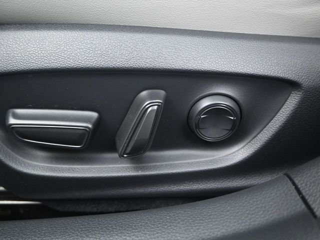 Used 2024 Toyota Prius XLE image 9