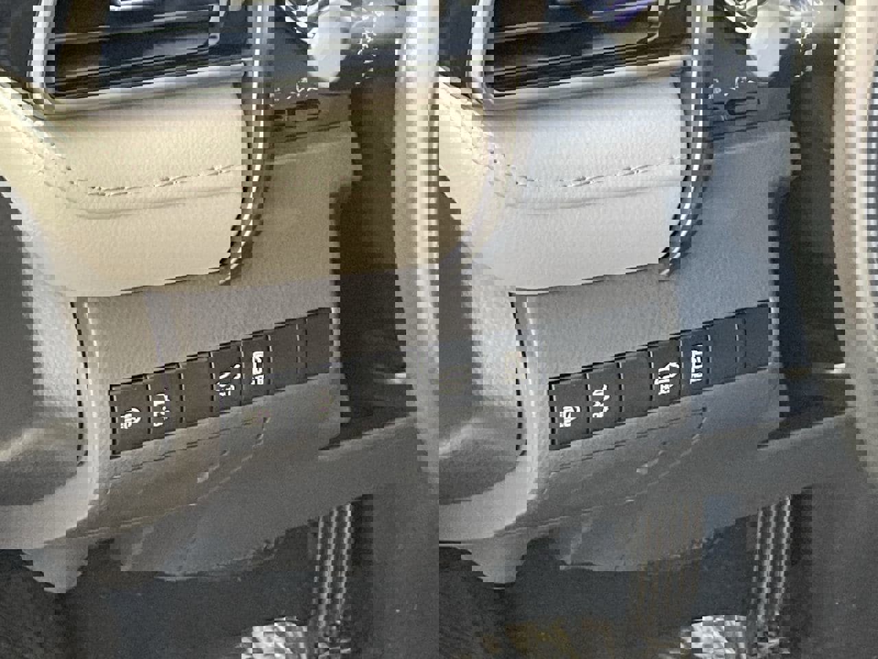 Used 2020 Toyota Camry XLE w/ Protection Package (Q2) image 12