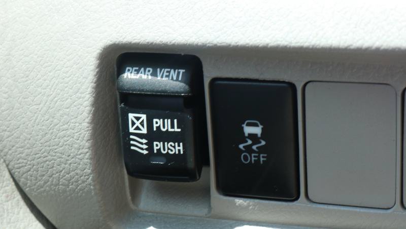 Used 2020 Toyota Sienna XLE AWD/4WD image 18