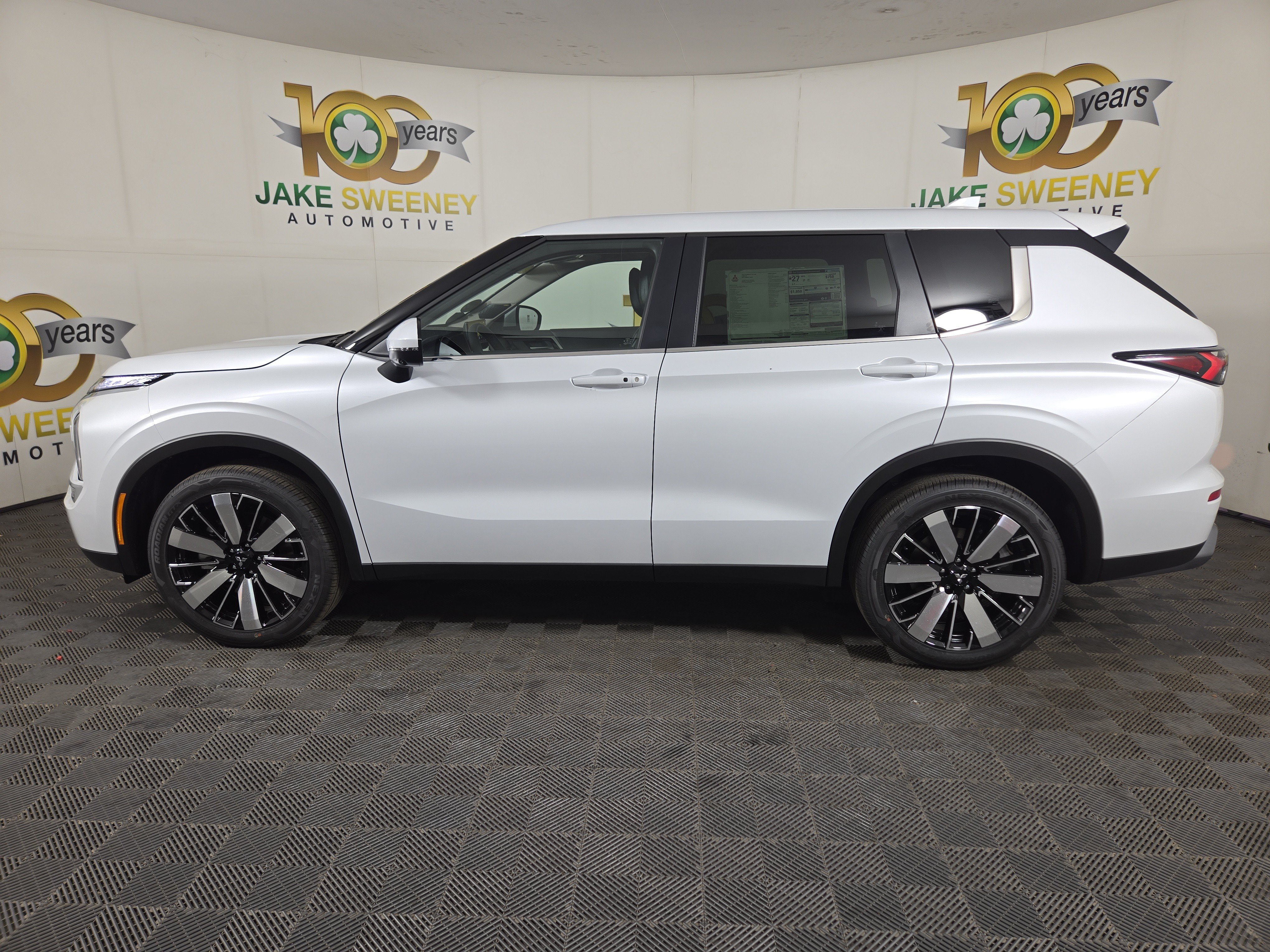 New 2026 Mitsubishi Outlander SE AWD/4WD image 4