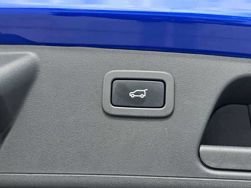 Used 2019 Jaguar E-PACE SE image 16