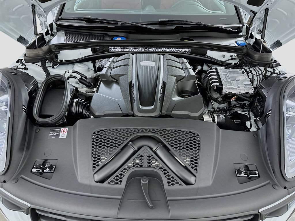 New 2026 Porsche Macan S AWD/4WD image 32