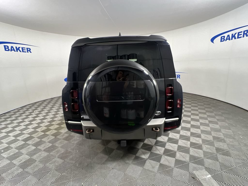 Used 2023 Land Rover Defender 130 X-Dynamic SE AWD/4WD image 8