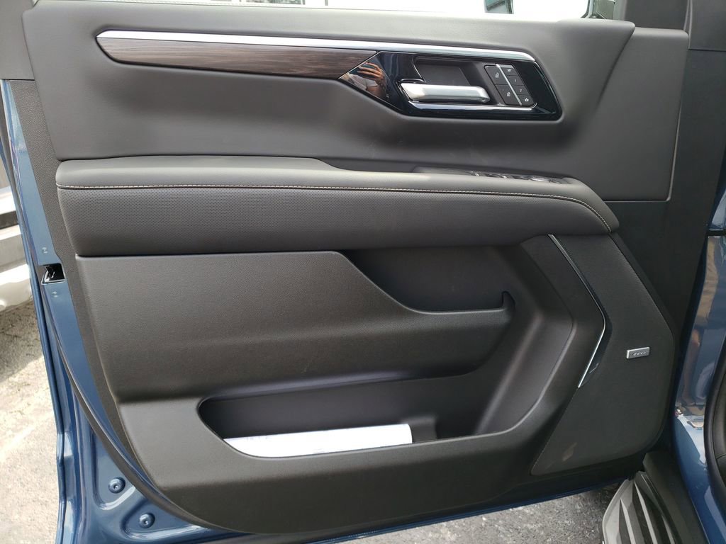 New 2026 Chevrolet Tahoe Premier w/ Sun And Tow Package AWD/4WD image 19