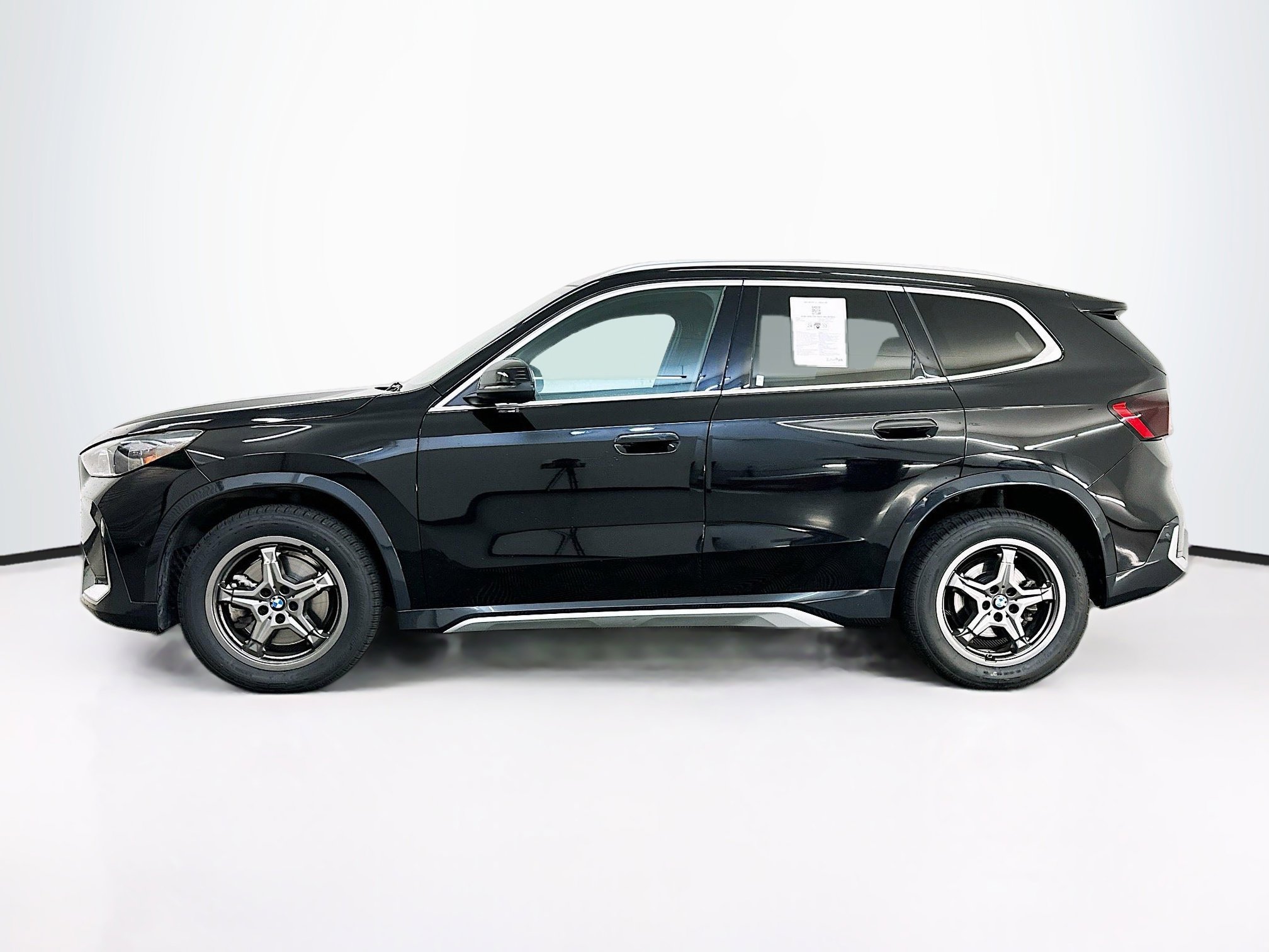 Used 2025 BMW X1 xDrive28i image 4