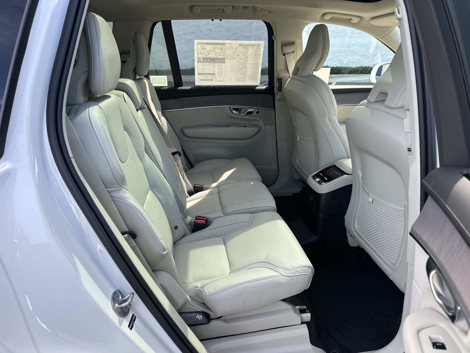 New 2026 Volvo XC90 T8 Ultra w/ Protection Package Premier AWD/4WD image 20
