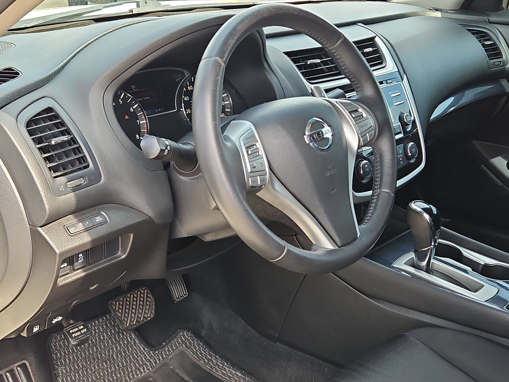 Used 2018 Nissan Altima 2.5 SR FWD image 10