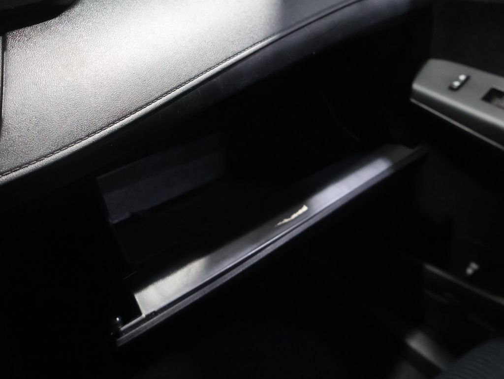 Used 2016 Toyota RAV4 LE image 29