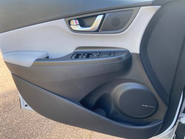 Used 2023 Hyundai Kona Limited FWD image 26