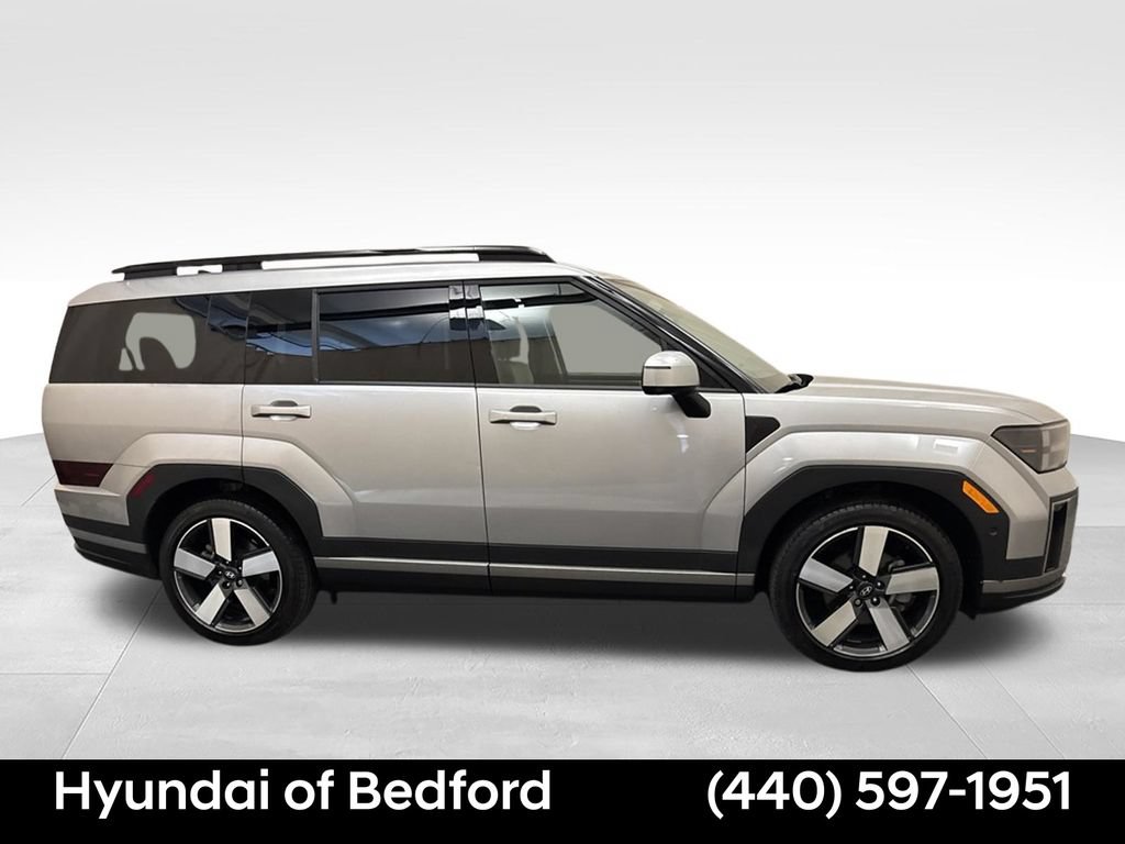 Used 2025 Hyundai Santa Fe Limited AWD/4WD image 4