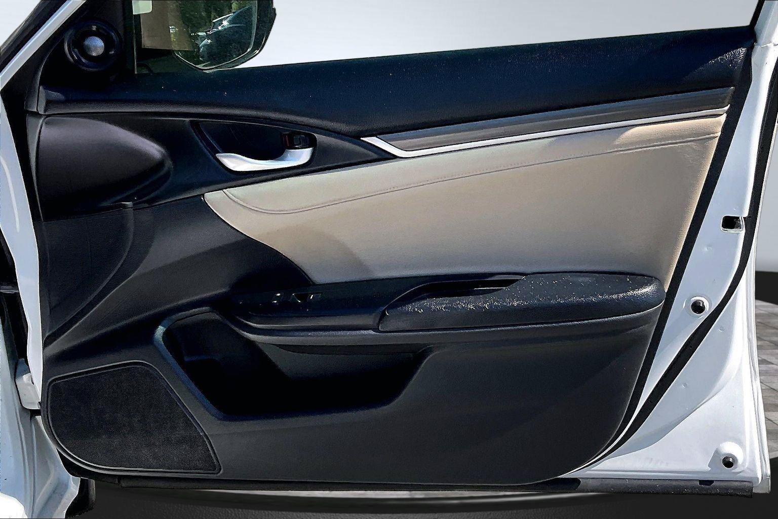 Used 2019 Honda Civic Touring image 24