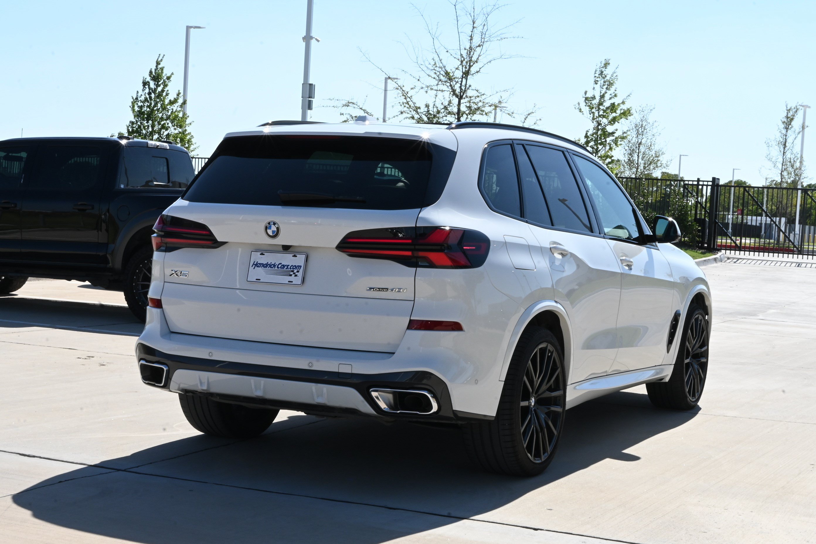 Certified 2025 BMW X5 sDrive40i w/ M Sport Package RWD image 12