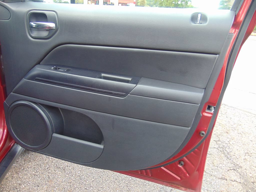 Used 2014 Jeep Patriot Latitude FWD image 22