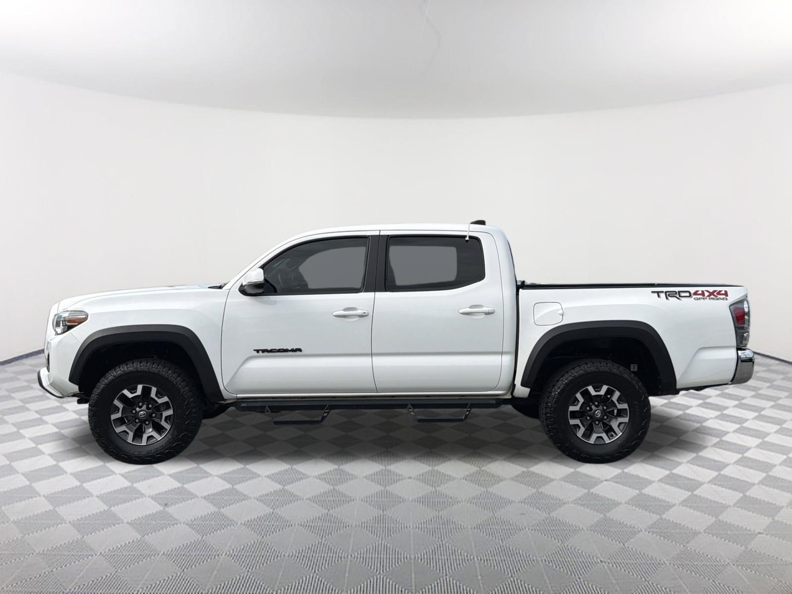 Certified 2021 Toyota Tacoma TRD Off-Road AWD/4WD image 14