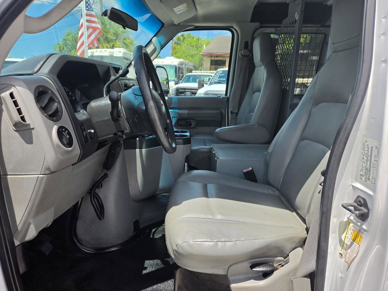 Used 2011 Ford E-250 and Econoline 250 RWD image 9