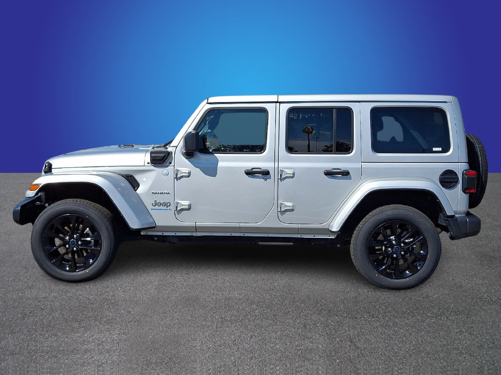 Used 2024 Jeep Wrangler Unlimited Sahara AWD/4WD image 7