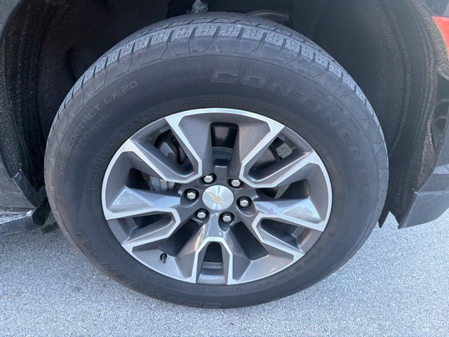 Used 2023 Chevrolet Suburban LT RWD image 7