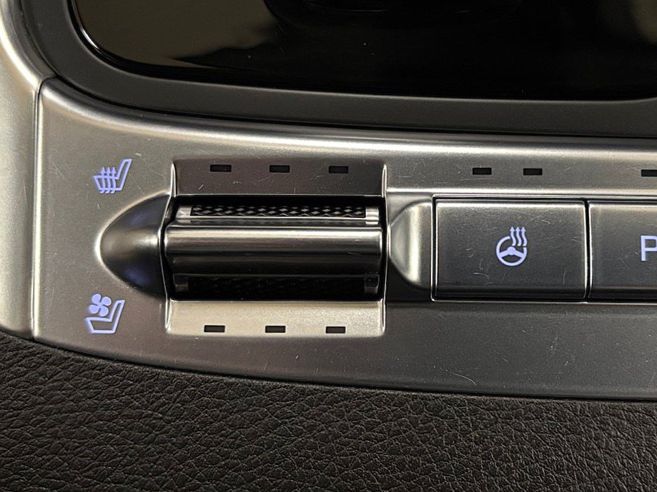 Used 2025 Kia Carnival SX Prestige FWD image 30