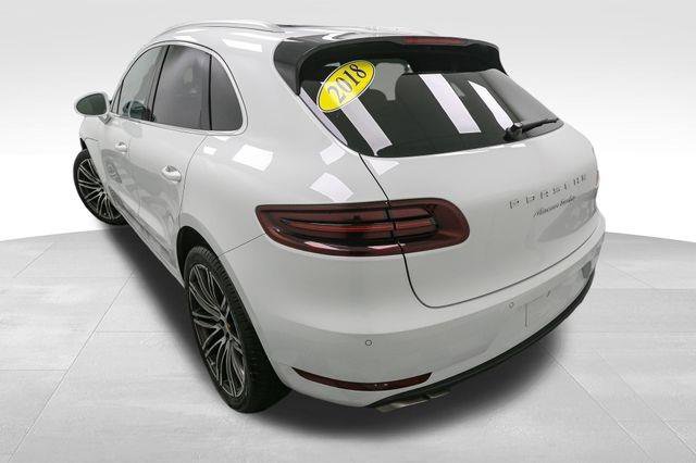 Used 2018 Porsche Macan Turbo image 9