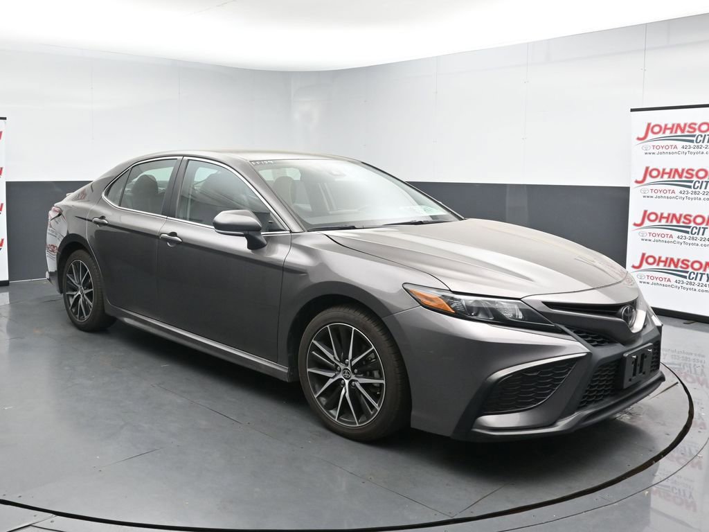 Used 2024 Toyota Camry SE FWD image 2