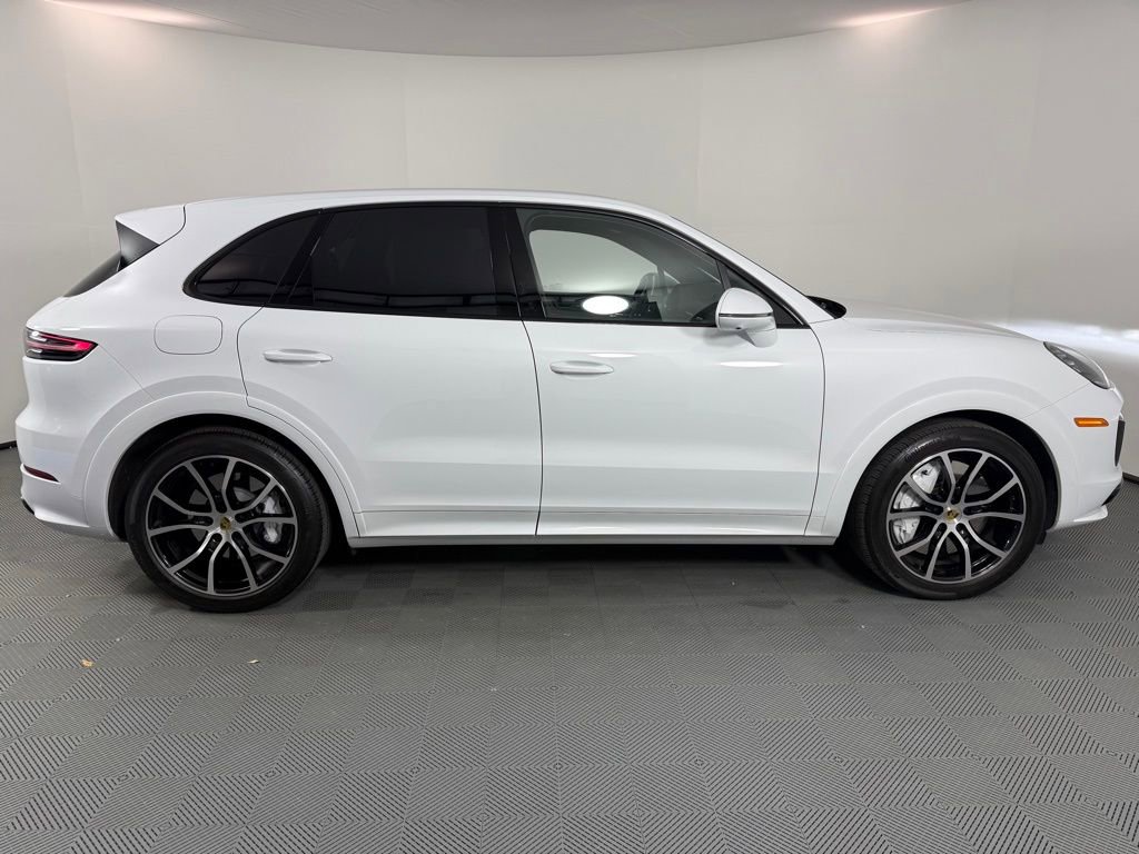 Certified 2023 Porsche Cayenne Turbo image 8