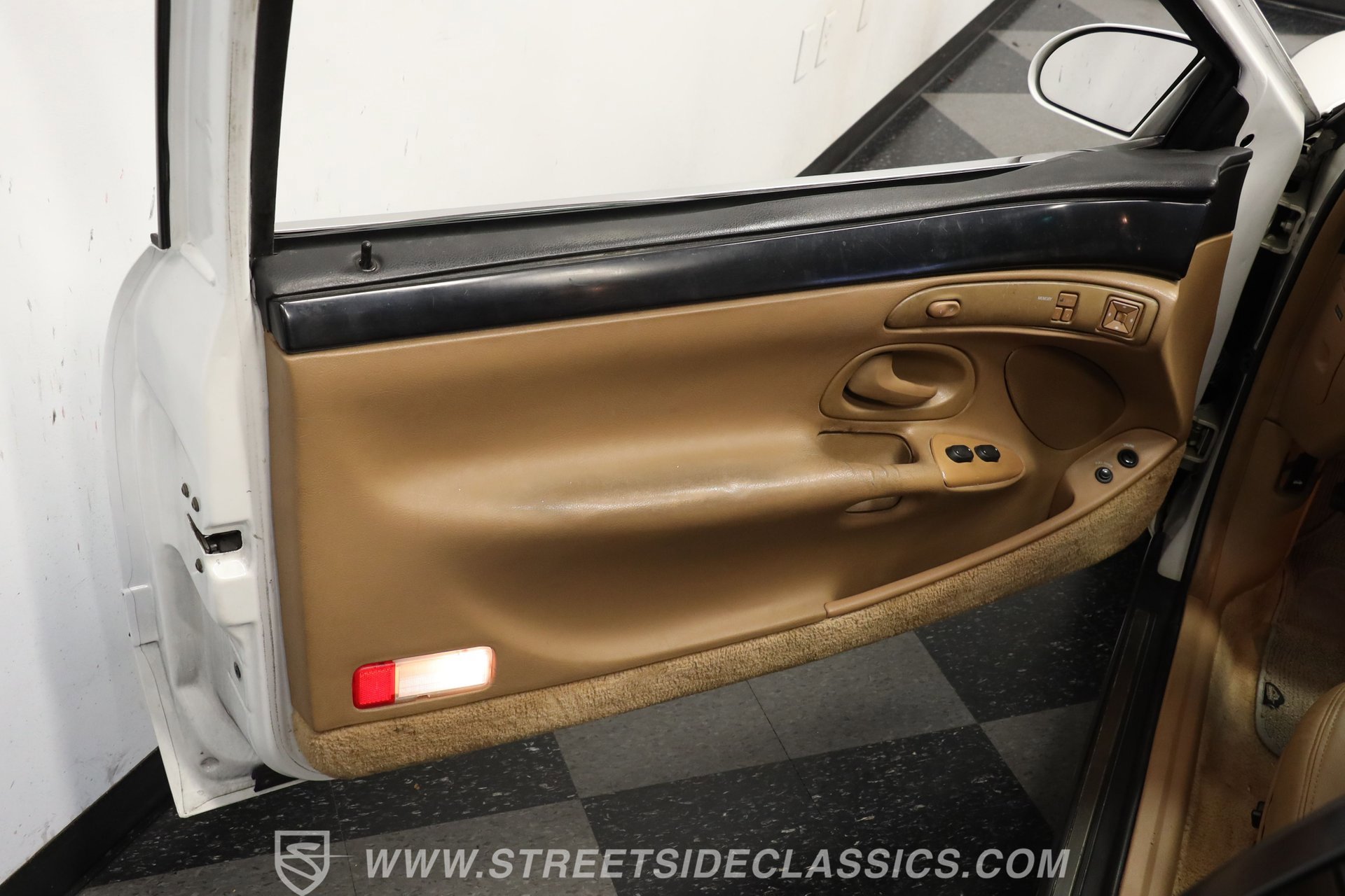 Used 1994 Lincoln Mark VIII image 33