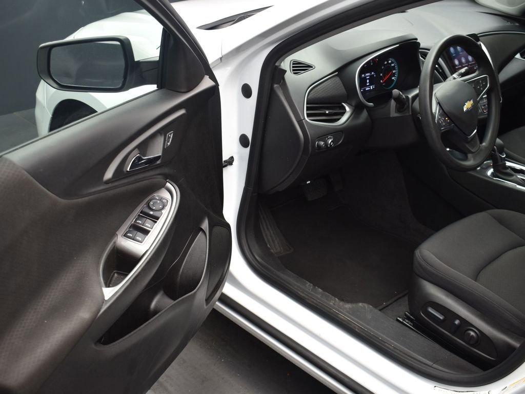Used 2024 Chevrolet Malibu LT image 11
