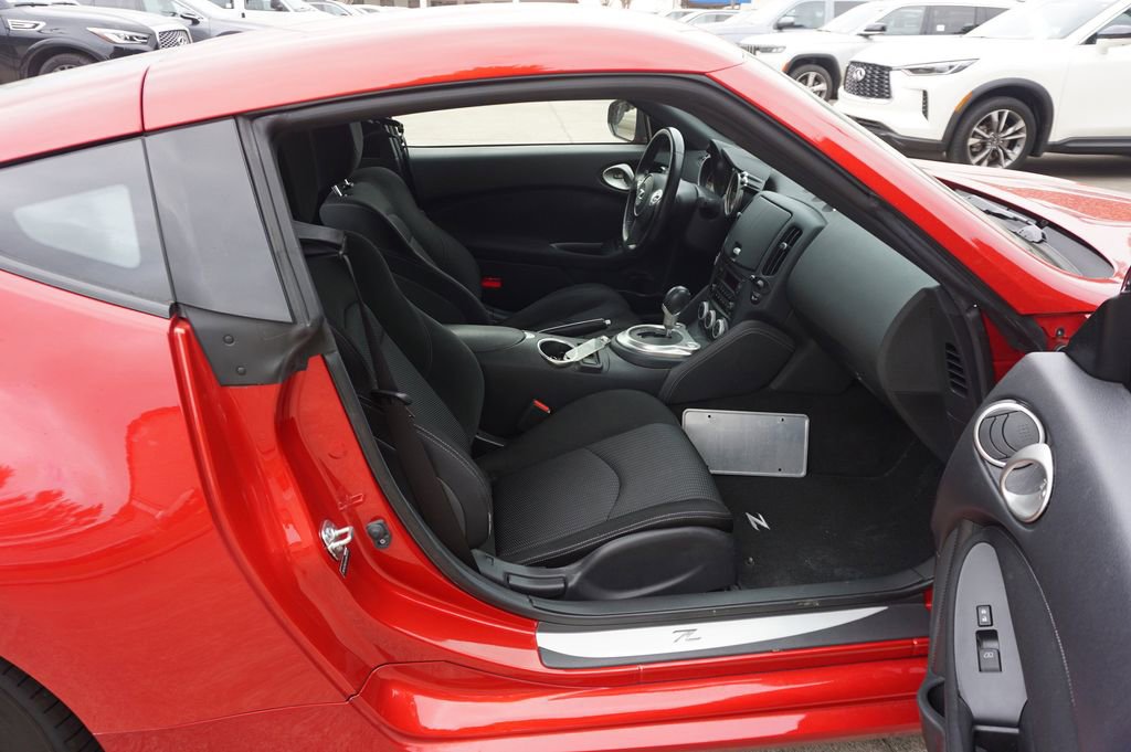 Used 2020 Nissan 370Z Coupe image 11