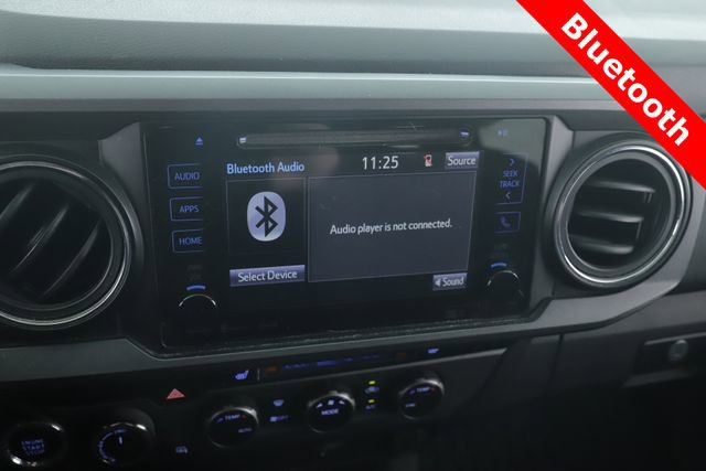 Used 2017 Toyota Tacoma TRD Sport AWD/4WD image 4