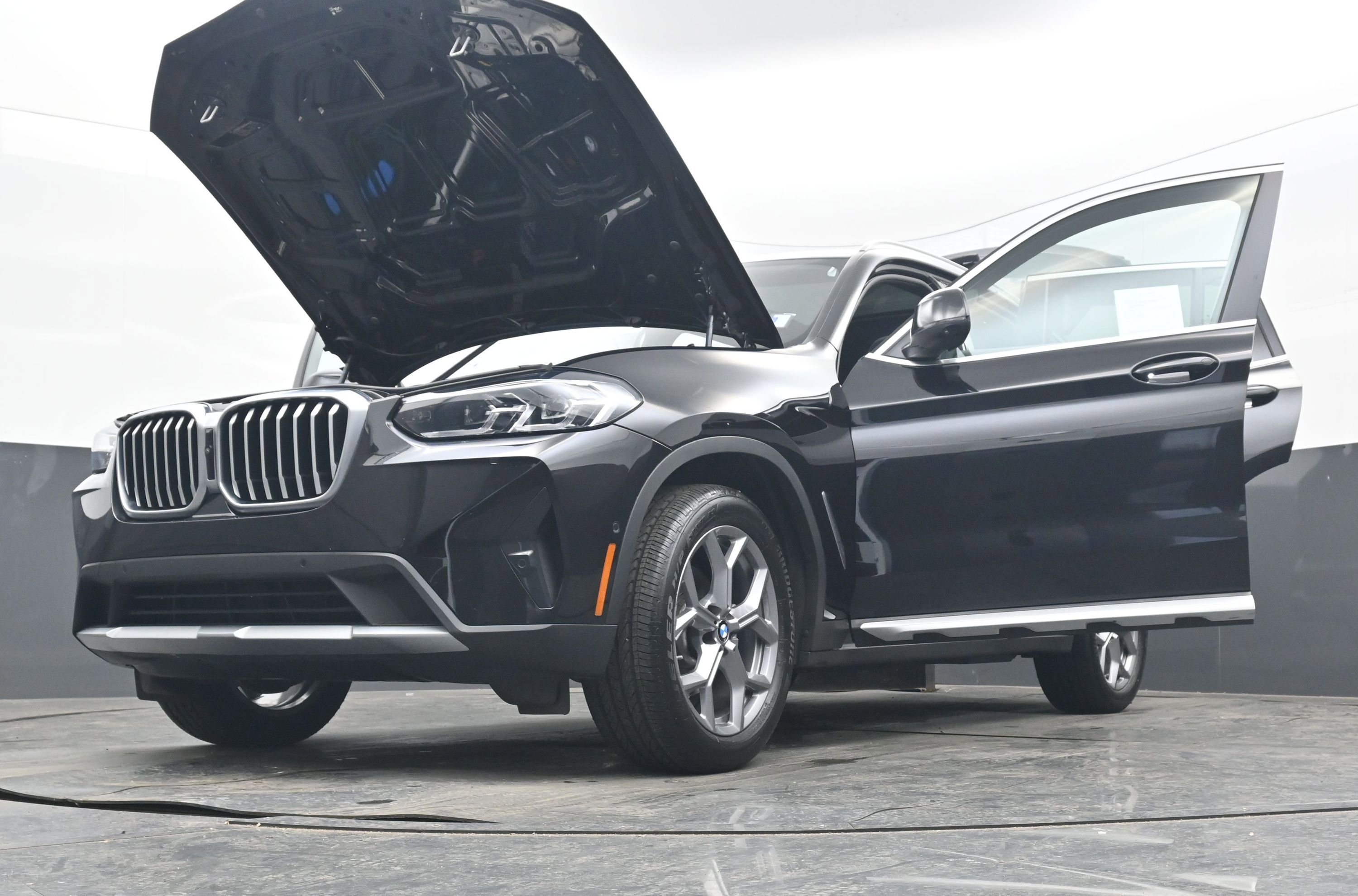 Used 2023 BMW X3 xDrive30i w/ Convenience Package image 47