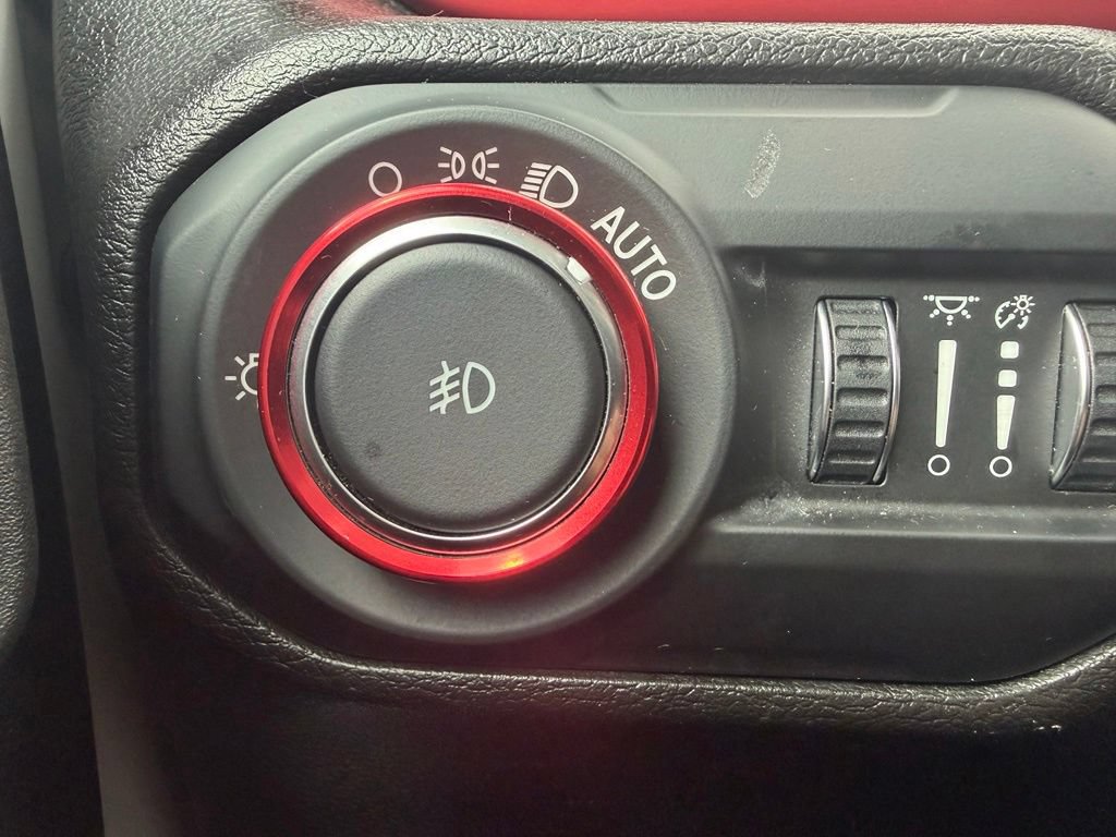 Used 2022 Jeep Wrangler Unlimited Rubicon w/ Cold Weather Group AWD/4WD image 30