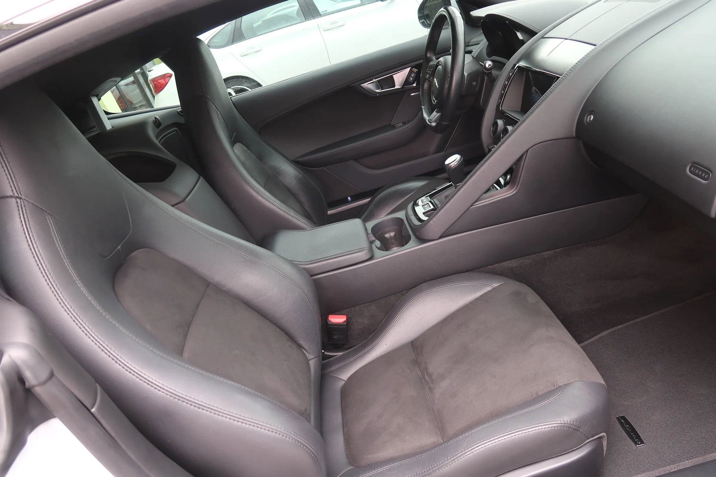 Used 2016 Jaguar F-TYPE S image 20