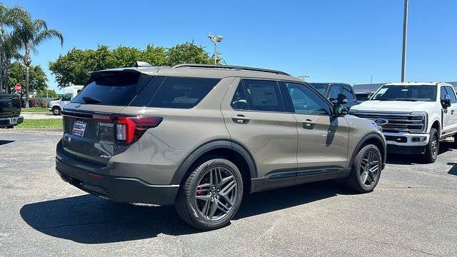 New 2026 Ford Explorer ST-Line w/ ST-Line Street Pack AWD/4WD image 3
