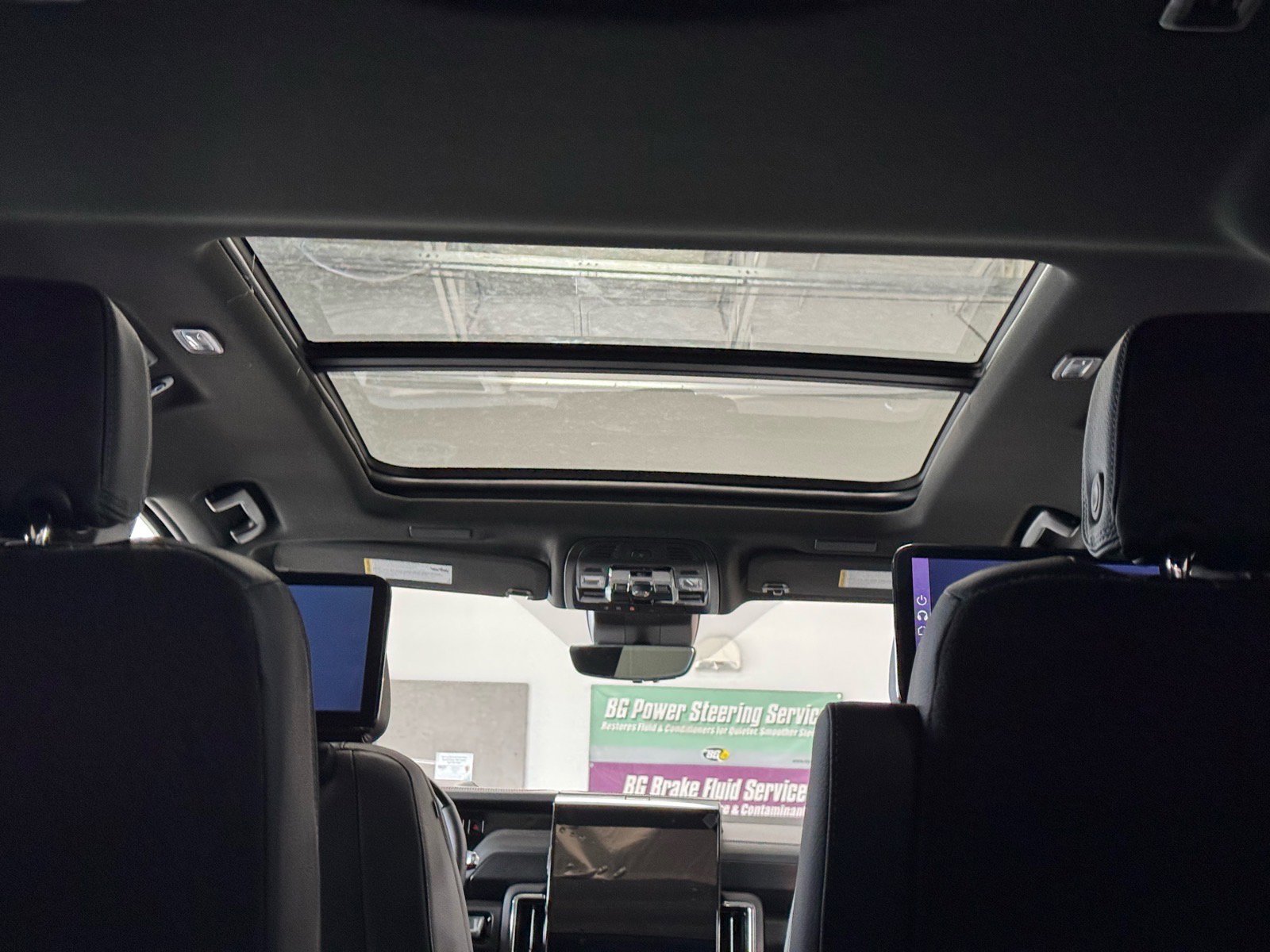 New 2026 GMC Yukon XL Denali w/ Denali Reserve Package image 12